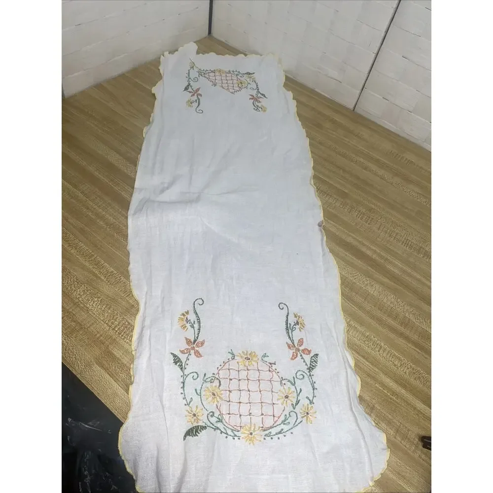 Vintage 1950s Hand Embroidered Table Runner Garden Flower 12.5” X 35”